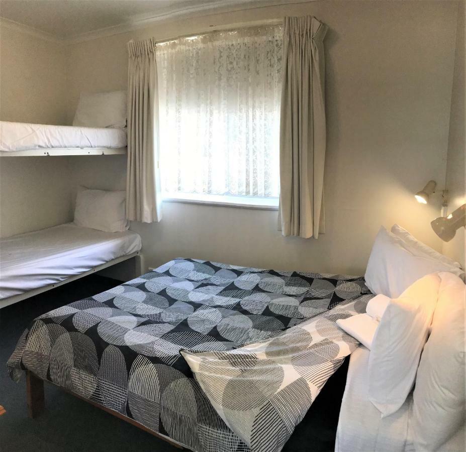 Kon Tiki Apartments Μπέιτμανς Μπέι Εξωτερικό φωτογραφία